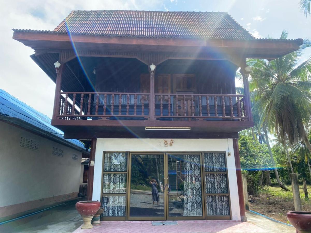 Reindeer House Wat Chedi Hotel สิชล ภายนอก รูปภาพ